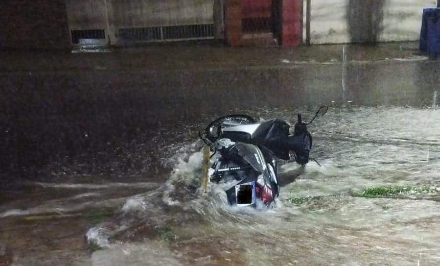 Chuva Intensa Em Curto Espa O De Tempo Causa S Rios Alagamentos Na Cidade