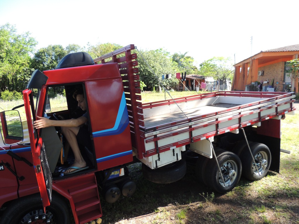 Alegretense cria um caminhão de brinquedo e faz sucesso com réplica de uma  Scania - Alegrete Tudo