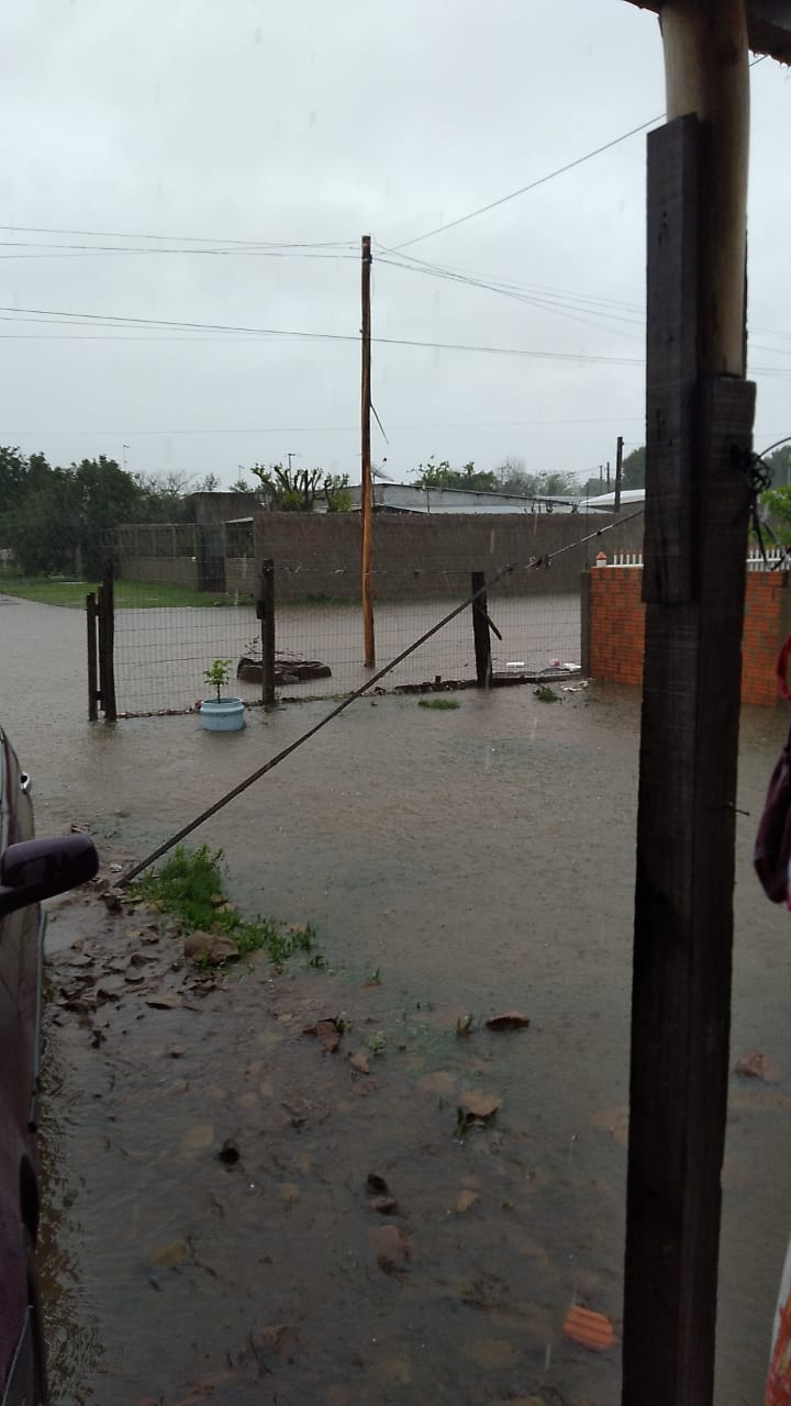 Muita Chuva Em Pouco Tempo Provoca Sérios Alagamentos Em Bairros