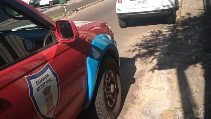 Ciclista é atropelado, sofre fratura e condutora abandona local do acidente