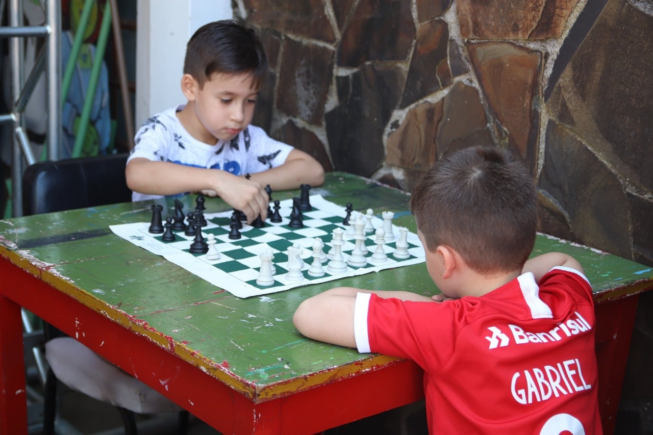 Clube de Xadrez para adultos e crianças - Muralzinho de Ideias